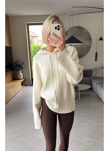 Sweter Kremowy z Kapturem Kazak
