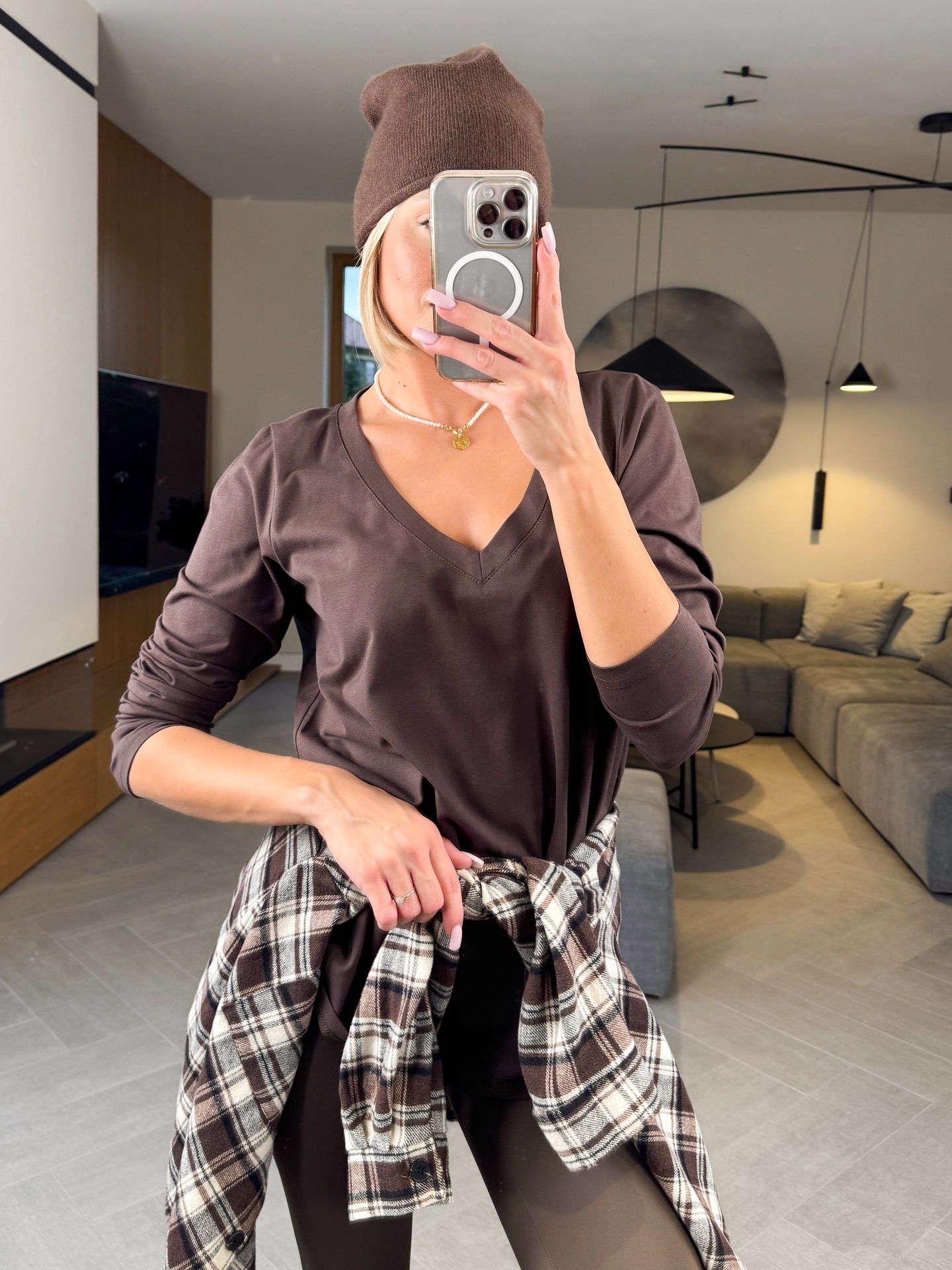 Bluzka Basic V-Line Czekoladowa 1