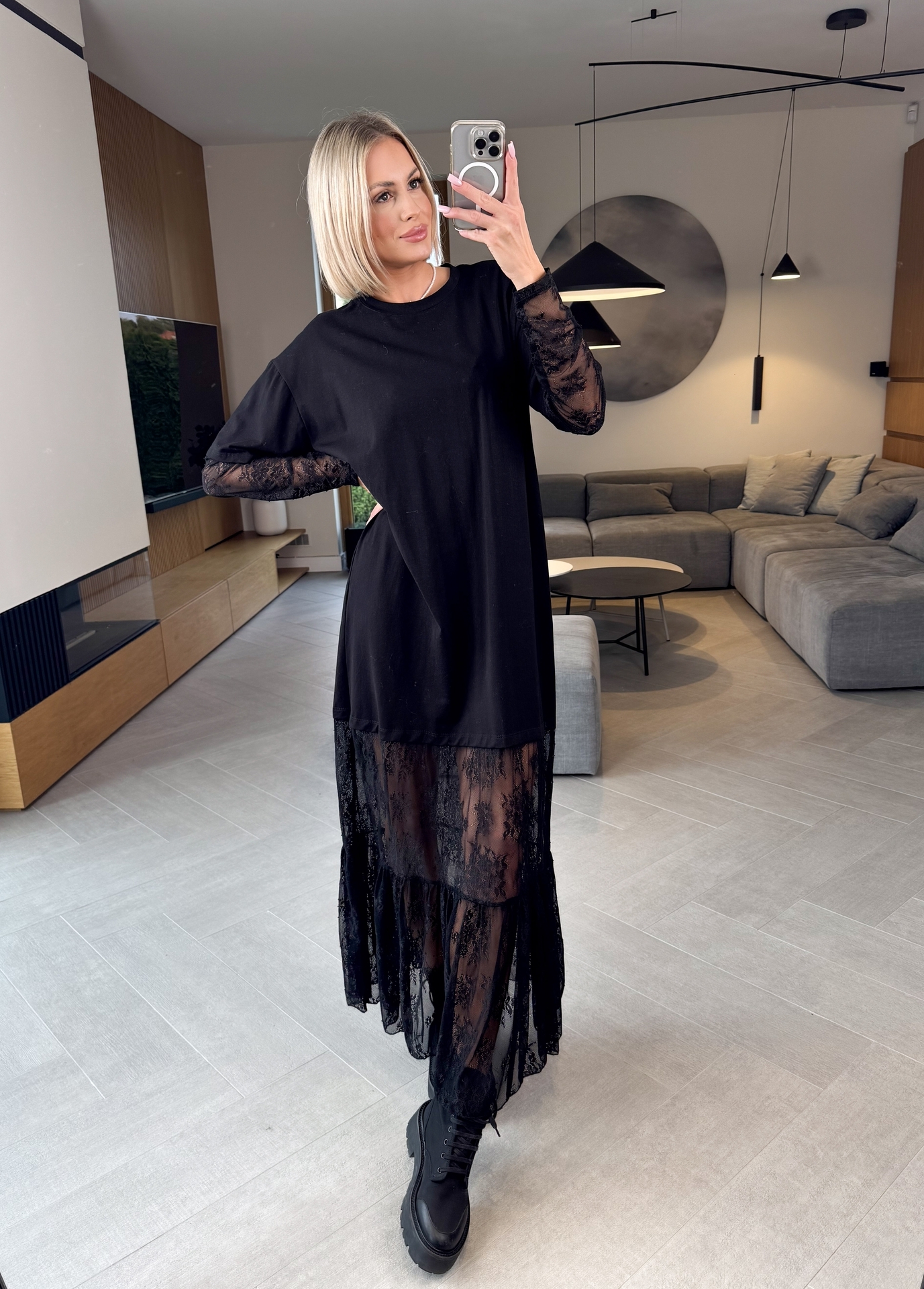 Sukienka Czarna Maxi z Koronką 1