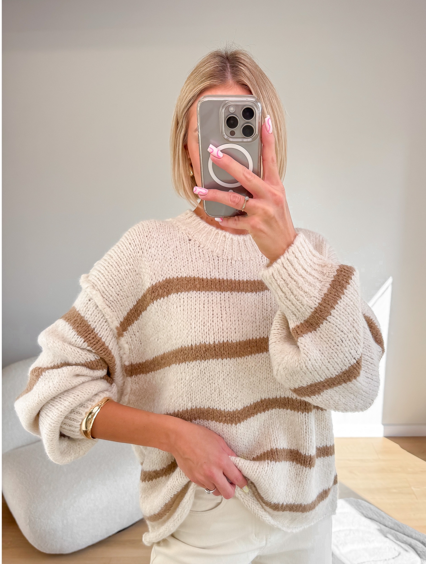 Sweter w Paski Kremowy Namo1