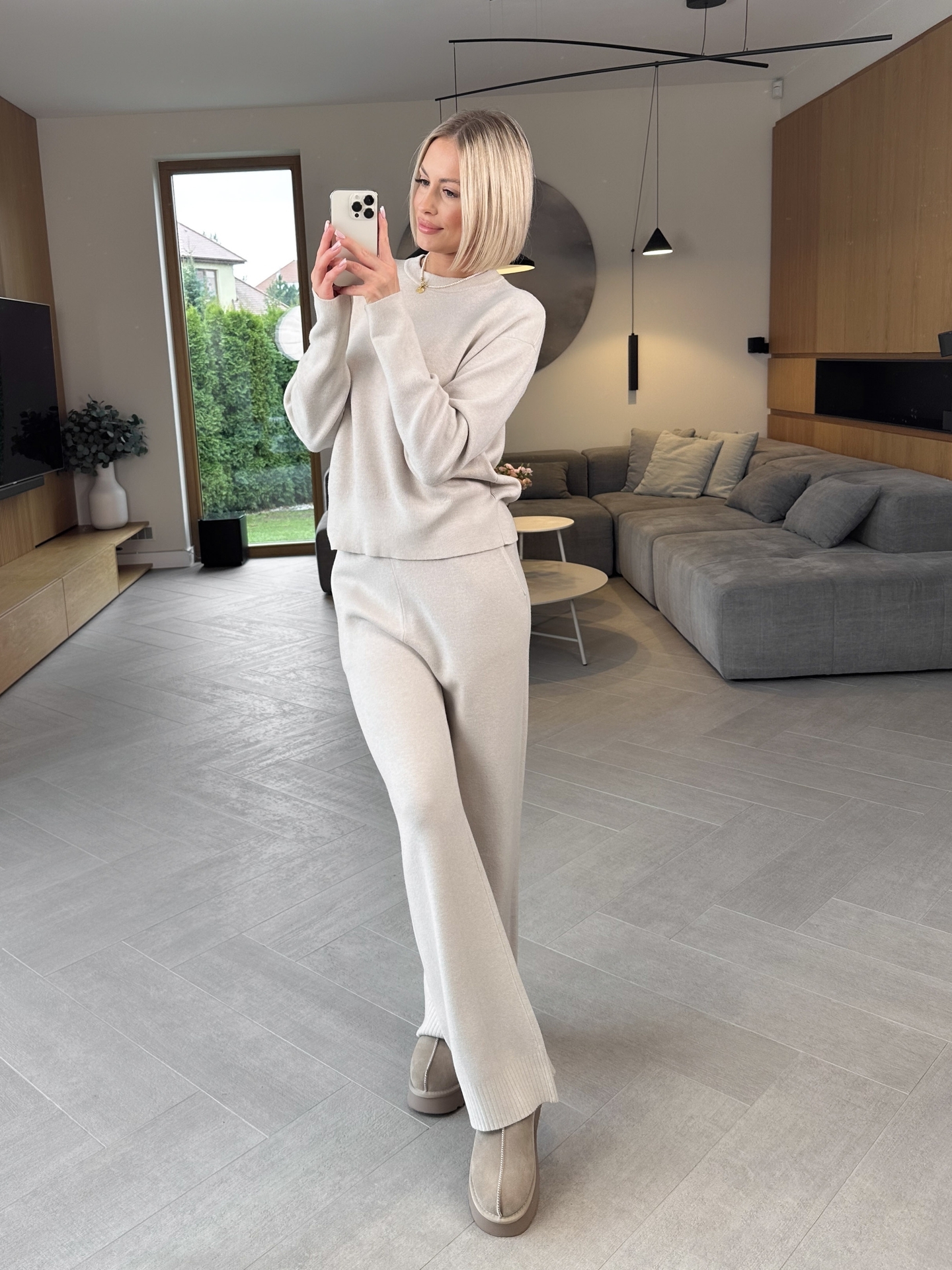 Komplet Sweterkowy Beżowy Selez 4