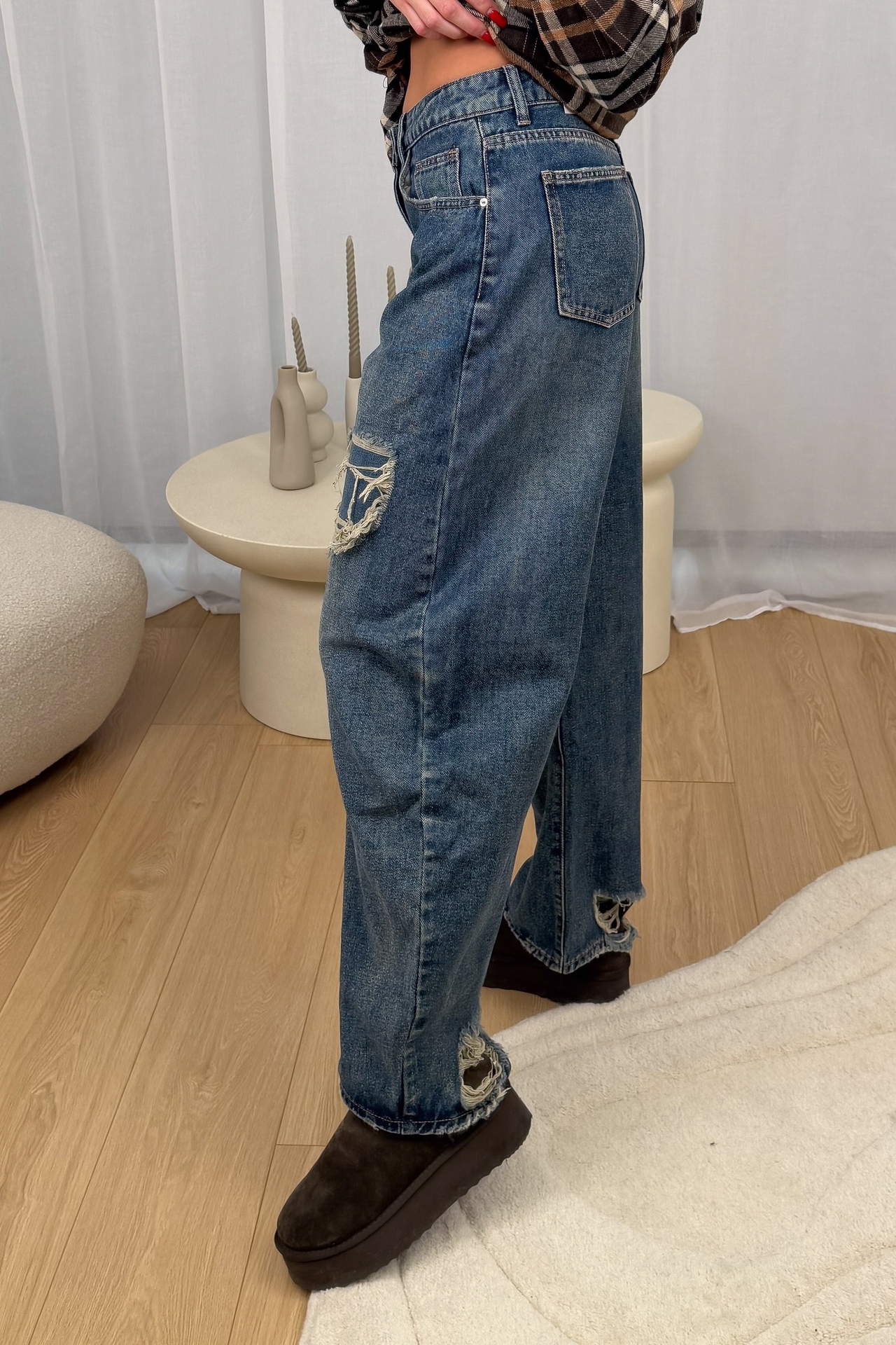 Spodnie Niebieskie z Przetarciami Lara 4