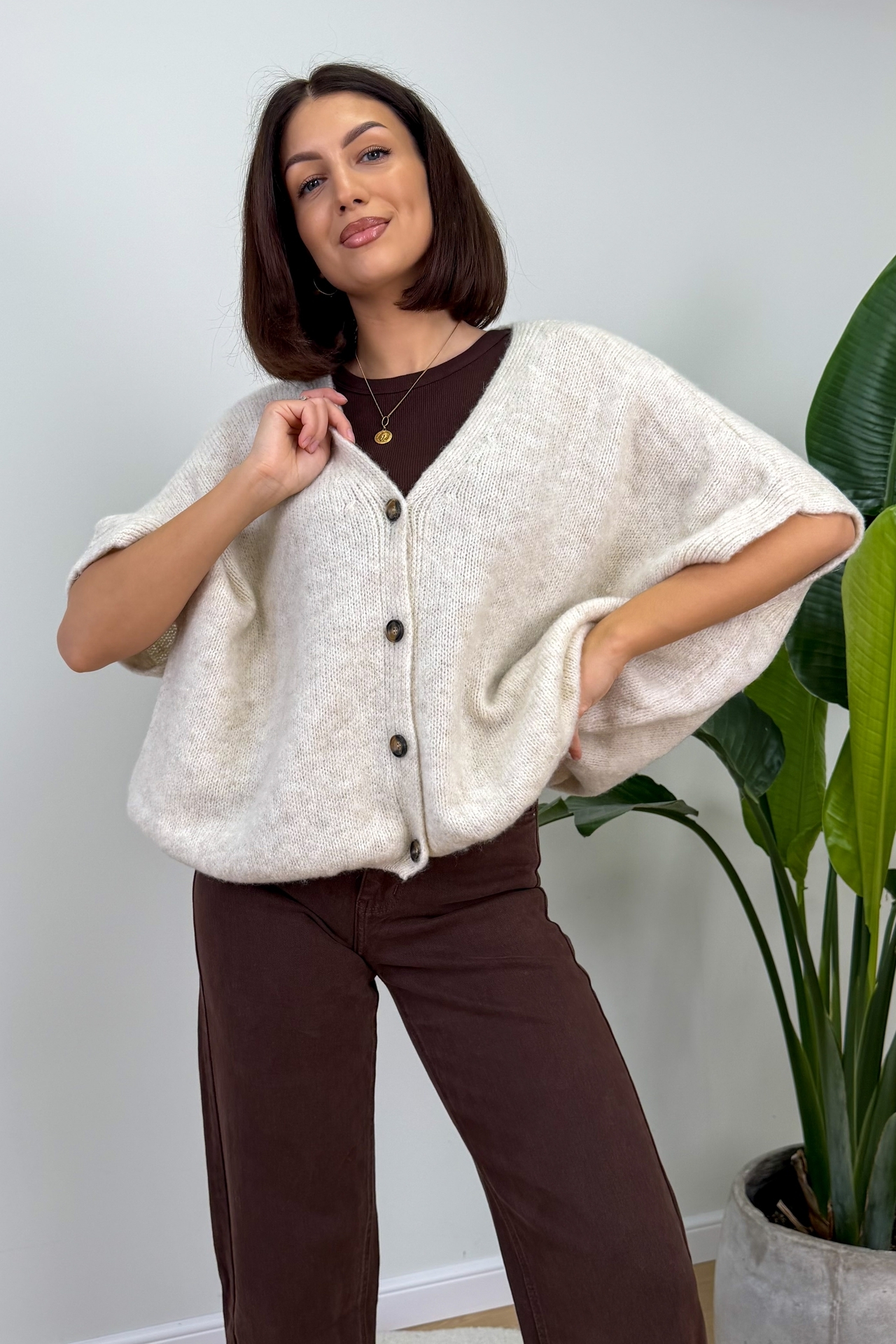 Krótki Kardigan Beżowy Este2