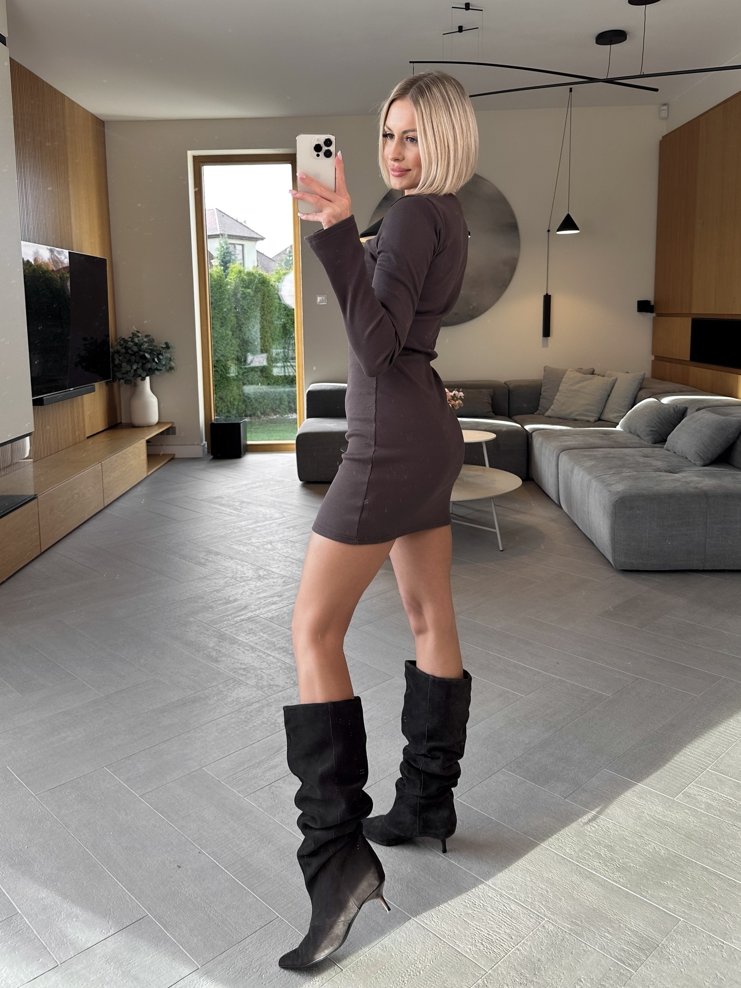 Sukienka Prążkowan Brązowa Mua 5