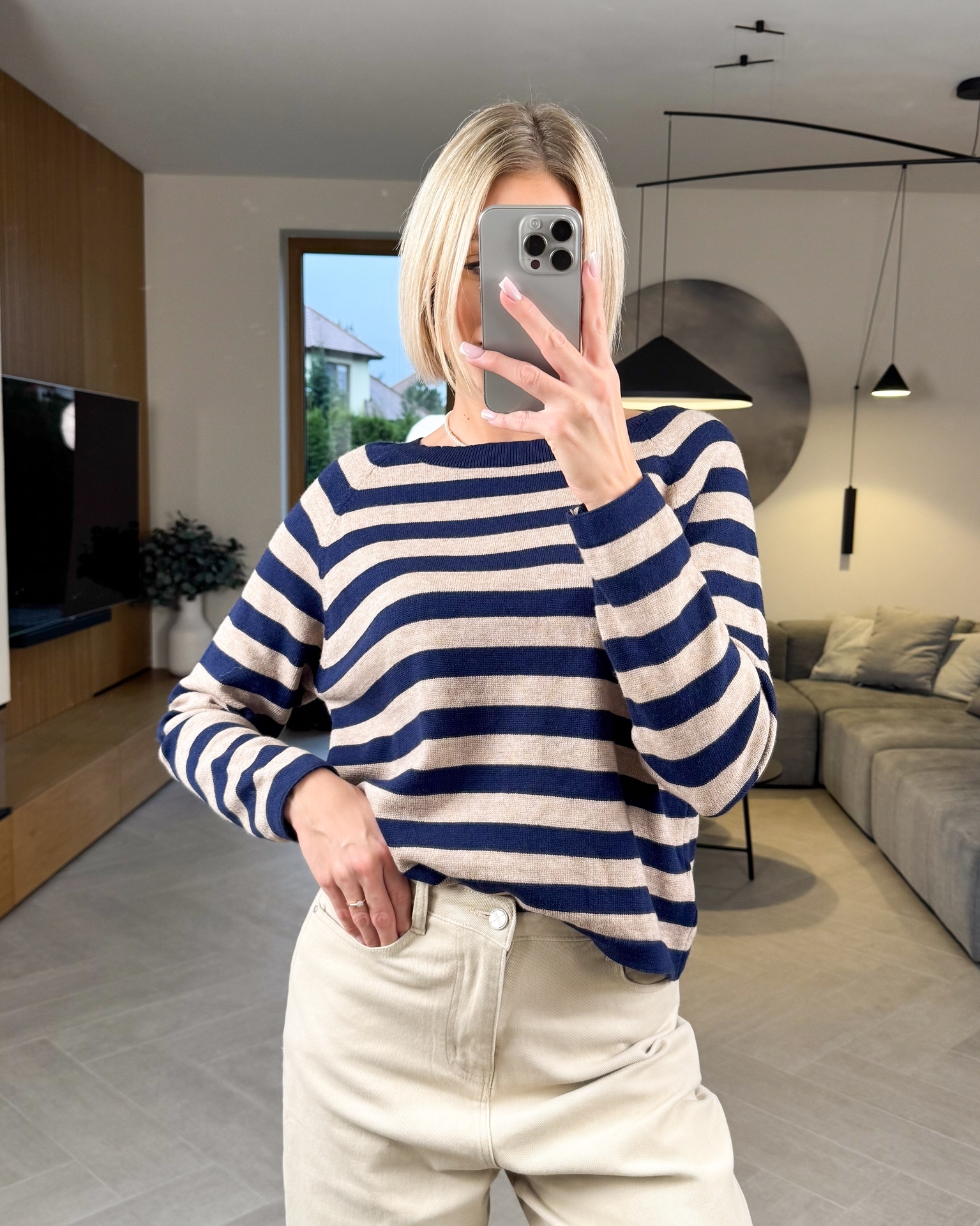 Sweter w Granatowe Paski Ava 1