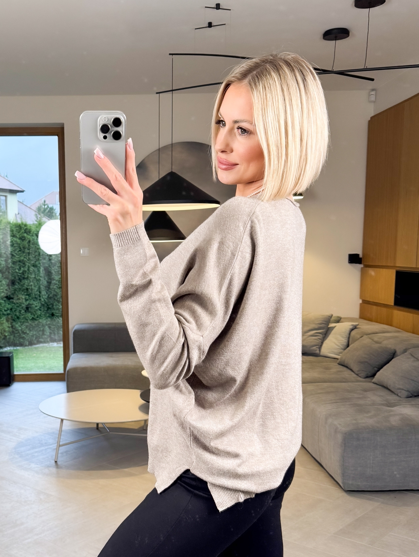 Sweter Taupe Pull V 2